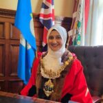 🇬🇧 Royaume-Uni : Rukhsana Ismail, nouvelle mairesse de Rotherham, prête à transformer la ville en bastion de la charia, pendant que l’UE applaudit cette « diversité » qui sent bon la manipulation culturelle !