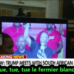 🇿🇦 Afrique du Sud – 🇺🇸 États-Unis : Alors que le mythe du « génocide blanc » est balayé par les faits, les fermiers blancs, cibles d’attaques brutales et d’assassinats, hurlent leur désespoir face à une criminalité déchaînée et une réforme agraire qui ravive les tensions raciales de l’apartheid ! Trump vole au secours de ces opprimés avec panache !