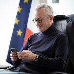 🇫🇷 France : Bruno Le Maire, habitué des maroquinages express, rafle potentiellement 30 000 euros bruts pour 14 heures chrono à son troisième poste fantôme aux Armées, une prime de fin de fonction qui récompense l’éphémère plus que l’effort ! 

Farce macroniste où l’élite se paie des vacances dorées sur le dos des contribuables, pendant que les smicards triment. Qui va enfin taxer ces hold-up ministériels indécents ?