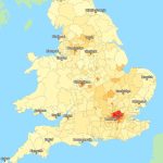 🇬🇧 Royaume-Uni : Les Britanniques regardent leurs allocations sociales fondre comme neige au soleil pendant que 1,9 million d’étrangers et 3,4 millions de nés à l’étranger s’invitent au banquet ! 19% des locataires HLM immigrés, 910 000 logements squattés, les filets de sécurité pour natifs ? Un mirage élitiste ! Et si le gouvernement avouait enfin préférer les migrants aux votants ?