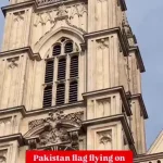 🇬🇧 Royaume-Uni : Le drapeau pakistanais hissé en haut de l’abbaye de Westminster ! Ce geste officiel, lié à la journée du Pakistan au sein du Commonwealth, révèle pourtant les conséquences d’années de politiques d’immigration ouverte qui transforment radicalement l’identité britannique face aux défis d’intégration !