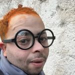 🇫🇷 France : À Marseille, la figure des réseaux « Popoye » dérobe le scooter d’un avocat, jette sa robe au sol en provocation, tombe en panne sèche et se fait interpeller ! Cette comédie pathétique expose le cirque des influenceurs des cités qui transforment la délinquance en spectacle viral avant le flop ridicule ! Pourquoi les plateformes glorifient-elles ces voyous sans filtre jusqu’à leur arrestation ?