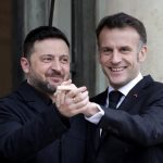 🇫🇷 France : Le gouvernement macroniste annonce 70 millions d&rsquo;euros pour les professionnels français en difficulté avec le prix de l&rsquo;essence, contre 17 milliards pour l&rsquo;Ukraine dans l&rsquo;aide européenne de 90 milliards ! Un ratio de 1 à 243 qui scandalise les Français et révèle les priorités absurdes de l&rsquo;UE.