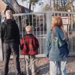 🇩🇪 Allemagne : L&rsquo;école allemande expulse trois enfants après le refus de leurs parents d&rsquo;accepter la politique de gendering imposée ! Un professeur de biologie déclare normal de s&rsquo;identifier comme un chien, tandis que le père affirmant qu&rsquo;il n&rsquo;existe que deux genres est puni. Le délire woke punit la réalité biologique !