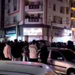 🇮🇷 Iran : Des Iraniens dansent dans les rues en célébrant la mort du guide suprême Ayatollah Khamenei. Après des années de répression et de propagande du régime islamiste, le peuple opprimé exulte enfin face au vide du pouvoir. Cette célébration va-t-elle signer la fin des mollahs ?