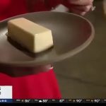 🇺🇸 Bill Gates : Bill Gates pousse le beurre de synthèse en labo pour 2027, « même goût sans terres ni émissions », présenté comme solution climatique pour nourrir l’humanité.