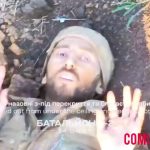 🇺🇦 Ukraine – 🇷🇺 Russie : Drone du bataillon K-2 ukrainien filme un soldat russe désarmé suppliant dans sa tranchée : au lieu de l’abattre, ils laissent bouteille d’eau et note d’instructions. L’occupant repart libre. De l&rsquo;humanité dans un conflit que l’Occident finance sans fin.