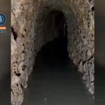 🇪🇸 Espagne – 🇲🇦 Maroc : La police espagnole diffuse les images d’un tunnel de narcotrafic sophistiqué à trois niveaux, rails, wagonnets et grues reliant Ceuta au Maroc et débouchant en zone militaire marocaine. Des tonnes de hachich ont inondé l’Europe pendant que Sánchez gère les frontières.