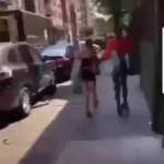 🇫🇷 France : Le racisme anti-blanc explose en France avec des agressions lâches contre les Blancs, toujours tolérées par les traîtres au pouvoir qui importent et protègent les haineux ! Cette jeune femme frappée par derrière illustre une haine raciale omniprésente et autorisée par les élites complices.