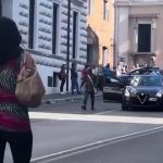 🇮🇹 Italie : Un migrant hurle « Allahu Akbar » en pleine rue à Rome, la police l’interpelle immédiatement avant tout passage à l’acte