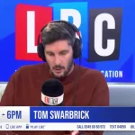 🇬🇧 Royaume-Uni : Le scandale du viol d&rsquo;une adolescente de 15 ans par deux demandeurs d&rsquo;asile afghans ébranle le Royaume-Uni ! La victime a tout filmé sur son téléphone en suppliant « Aidez-moi, ils vont me violer », mais les avocats ont averti que publier les images provoquerait des émeutes dans tout le pays, exposant la tromperie des élites sur les conséquences de l&rsquo;immigration de masse !