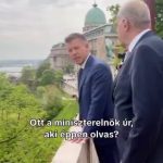 🇭🇺 Hongrie : Péter Magyar découvre Viktor Orbán en train de se détendre sur le balcon du président Sulyok lors de la rencontre où il exige sa démission : « Cinéma absolu ». Le perdant reste maître de lui tandis que le vainqueur des urnes réduit la passation de pouvoir à un spectacle.