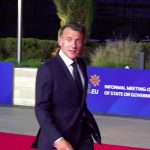 🇫🇷 France – 🇪🇺 Union européenne : L’UE débloque un prêt de 90 milliards d’euros à l’Ukraine pour 2026-2027 tandis que le gouvernement français refuse toute baisse générale du gasoil malgré la flambée des prix à la pompe.