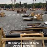 🇫🇷 France : QUI A VRAIMENT RAISON ICI SELON TOI ⁉️ L’exposition de Yann Arthus-Bertrand sur le « vivre-ensemble » place de la Concorde, à Paris, a été saccagée par des supporters du PSG après le match.