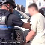 🇫🇷 France : À Marseille, un individu sort un couteau sur le Vieux-Port, puis insulte les policiers municipaux en patrouille : « Par Allah, enlève tes mains », « nique ta mère la pute ». La palpation vire à l’invective coranique.