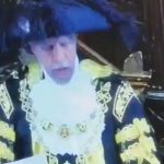🇬🇧 Royaume-Uni : TU TROUVES ÇA NORMAL OU COMPLÈTEMENT SCANDALEUX ⁉️ Birmingham inaugure son nouveau maire Zaker Choudhry par une prière islamique en conseil municipal. La deuxième ville du pays officialise une mue démographique engagée depuis des décennies, où le symbole l’emporte sur la continuité culturelle.
