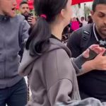 🇩🇪 Allemagne : QUI A VRAIMENT RAISON ICI SELON TOI ⁉️ En Allemagne, une militante iranienne éborgnée par le régime des mollahs pour avoir manifesté se voit agressée par une activiste pro-Palestine. Le bourrage de crâne woke protège les alliés des mollahs et traque les défenseurs de la liberté.