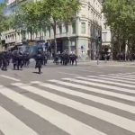 🇫🇷 France : 1er mai à Lyon, les syndicats mobilisent contre la vie chère et l’extrême droite, mais des casseurs forcent les forces de l’ordre à utiliser canons à eau et gaz lacrymogènes.