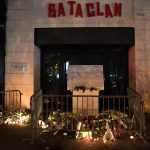 🇧🇪 Belgique – 🇫🇷 France : POURQUOI LA JUSTICE SEMBLE-T-ELLE PROTÉGER CEUX QUI ONT MASSACRÉ DES VIES PLUTÔT QUE CEUX QU’ELLE DEVAIT DÉFENDRE ⁉️ Après 10 ans, le cerveau des attentats du Bataclan et des terrasses responsable d&rsquo;environ 132 morts, obtient 6 sorties de 36h et le TAP prévoirait une libération imminente pour « comportement exemplaire », la période de sûreté des 2/3 française ignorée.