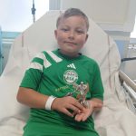 🇫🇷 France : SCANDALE ‼️ 5 joueurs de l’AFC Creil mettent Matthéo, 9 ans d’Auchy-les-Mines, au sol et le rouent de coups au torse et à la tête pendant 30 secondes après une finale U11 perdue 2-0 à Vendin-le-Vieil. L’éducateur refuse de nommer les auteurs, le club fête sa victoire pendant que l’enfant part en ambulance. Le foot amateur enterre-t-il encore la violence ?