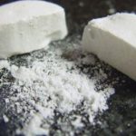 🇫🇷 France : Le chef anti-stups de Bobigny consommait de la méthamphétamine depuis 5 ans, livrée par un dealer de sa juridiction pour 500 euros mensuels. Le parquet de Paris classe sans suite. Il dirige désormais les affaires civiles.