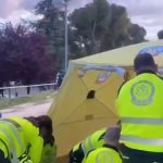 🇪🇸 Espagne : Un jeune Nigérian de 20 ans poignardé à mort en plein jour dans le parc El Paraíso à San Blas, Madrid ; l’agresseur marocain de 38 ans arrêté après une dispute pour drogue. L’Espagne voit ses espaces publics transformés en zones à risque.