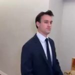 🇺🇸 États-Unis – 🇪🇺 Union européenne : SCANDALE ‼️ Le sénateur Josh Hawley accuse l’administration Biden d’avoir caché des documents sur les origines du Covid en labo de Wuhan et orchestré un mensonge d’État systématique. En Europe, aucun débat, aucune commission d’enquête sérieuse malgré les milliards injectés.