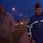 🇫🇷 France : QUI A INTÉRÊT À CE QUE ÇA CONTINUE ⁉️ Chaque nuit, les gendarmes découvrent des clandestins cachés par dizaines dans les camions, surgissant comme des zombies entre les marchandises après en avoir déjà trouvé plusieurs. Combien de temps va-t-on tolérer cette invasion continue aux frontières intérieures ?