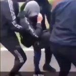 🇫🇷 France : SCANDALE ‼️ Un jeune Français est jeté et enfermé dans une bouche d’égout puis craché dessus pour avoir refusé de prêter son scooter. La vidéo révèle une contradiction criante : l’ordre public promis contre la loi de la rue qui s’impose.